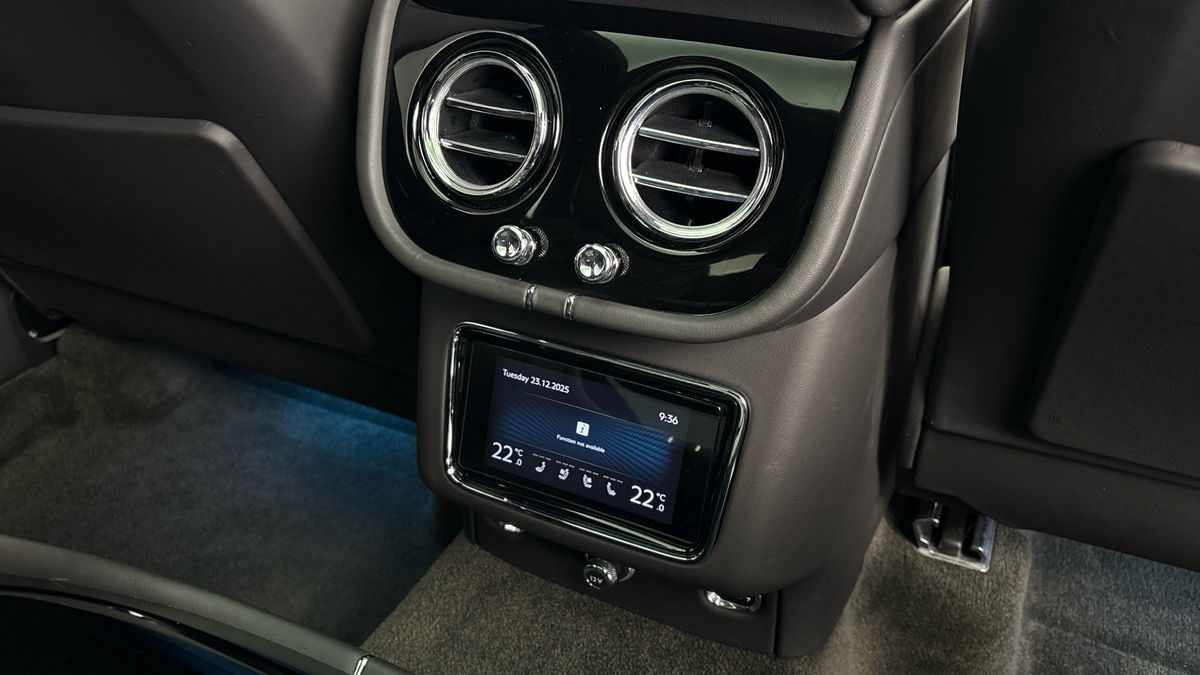 Bentley Bentayga Image 25