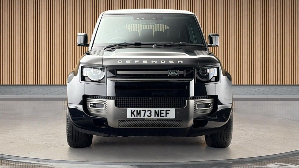 Land Rover Defender 110 Image 3