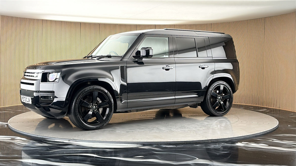 More views of Land Rover Defender 110