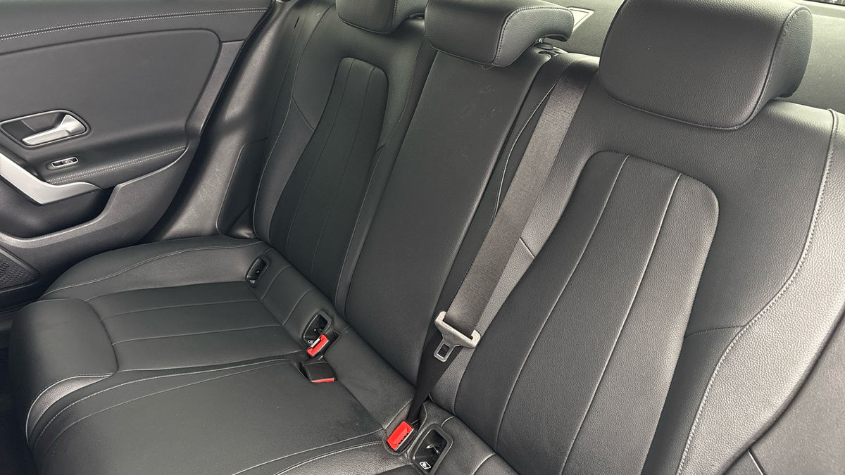 Mercedes-Benz CLA Image 8