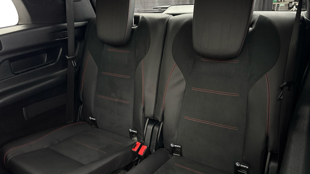 Mercedes-Benz GLB Image 31