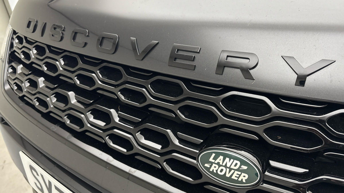 Land Rover Discovery Sport Image 24