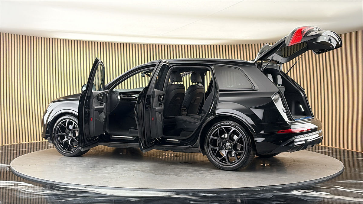 More views of Audi Q7