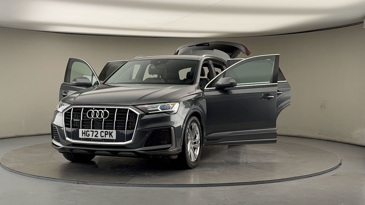 More views of Audi Q7