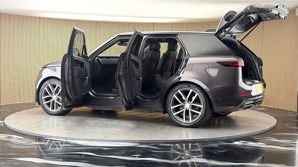 More views of Land Rover Range Rover Sport