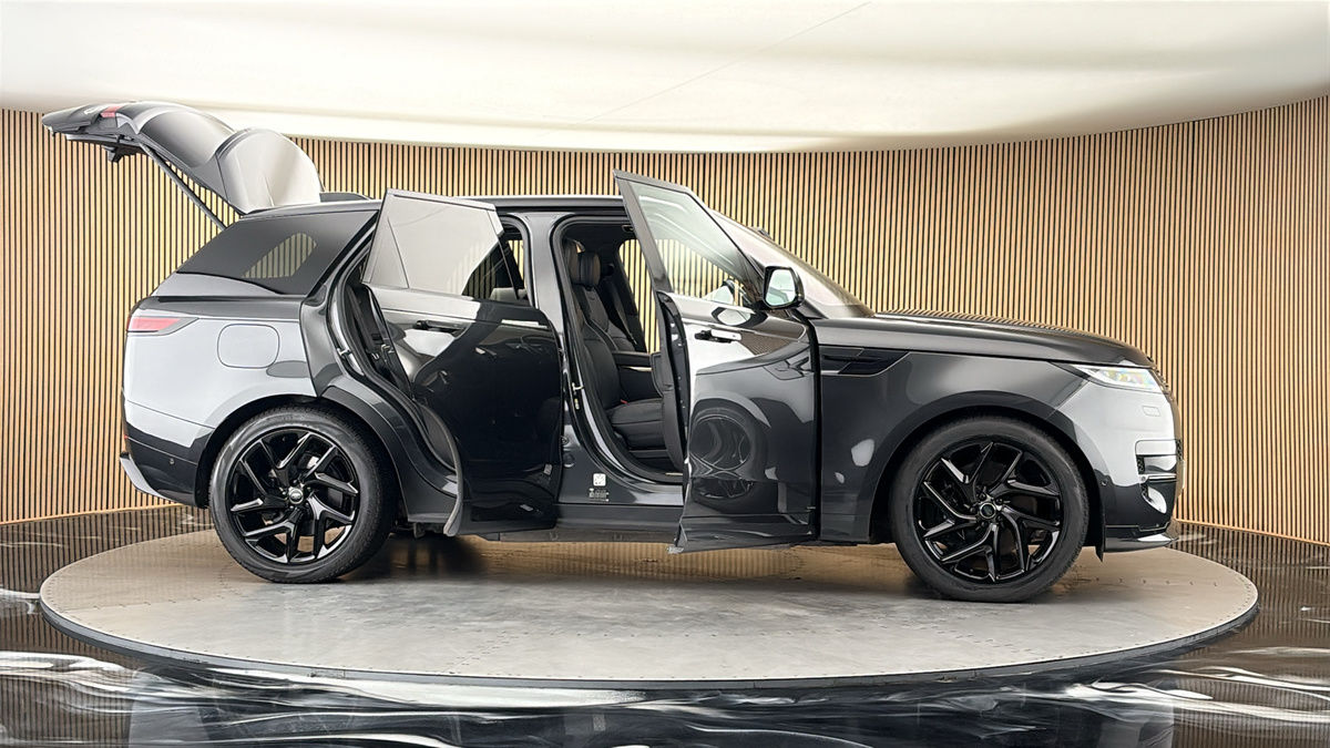More views of Land Rover Range Rover Sport