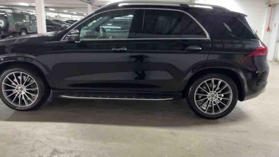 More views of Mercedes-Benz GLE