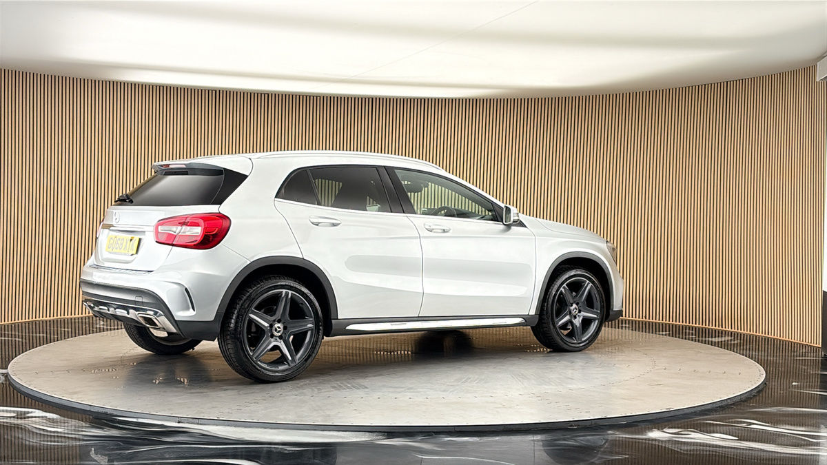 More views of Mercedes-Benz GLA
