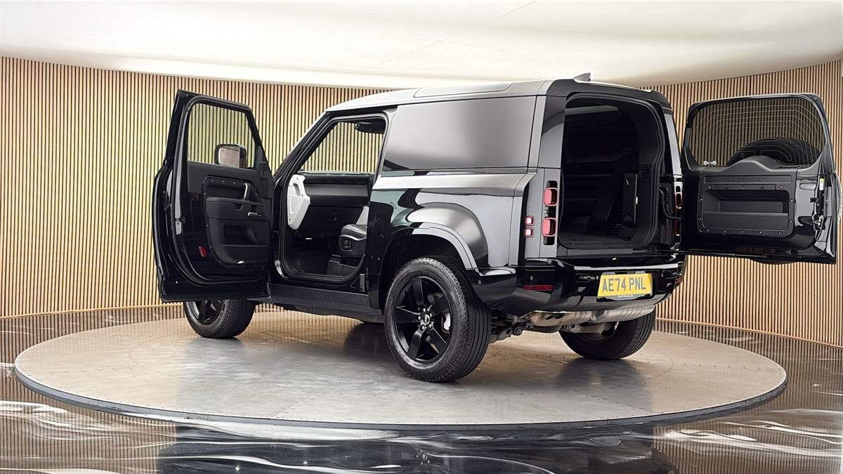 More views of Land Rover Defender 90