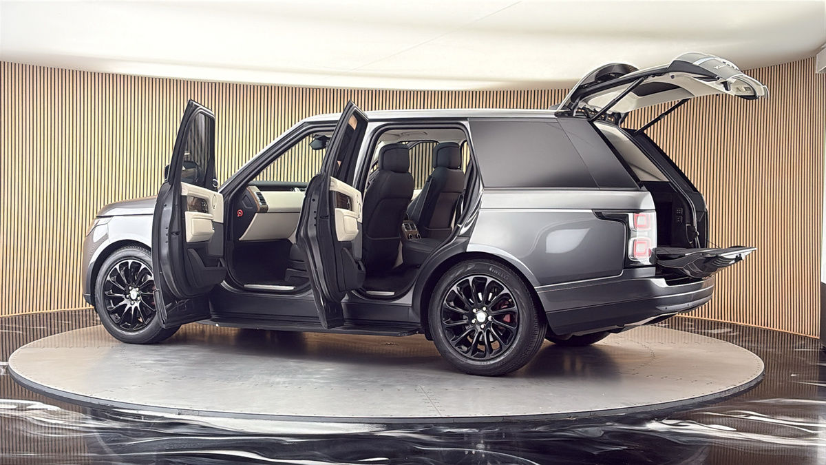 More views of Land Rover Range Rover