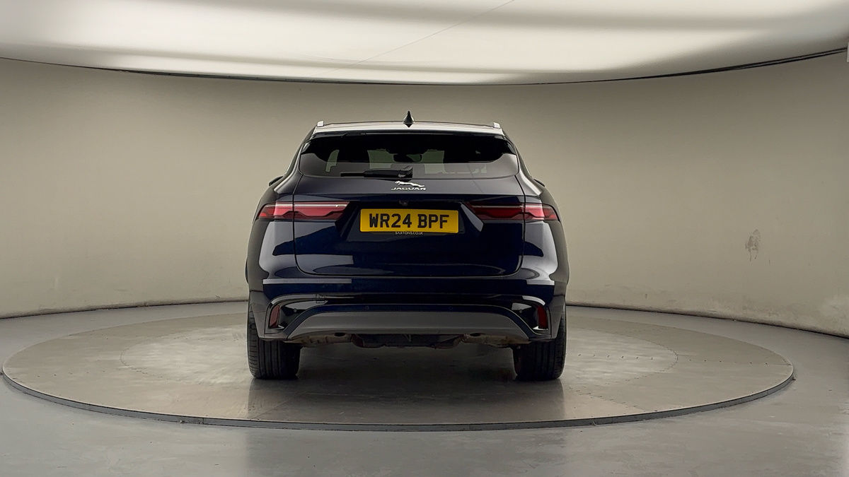 Jaguar F-PACE Image 4