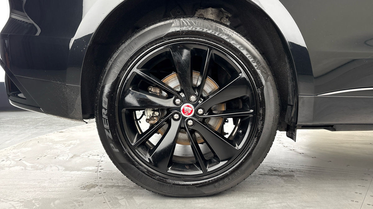 Jaguar F-PACE Image 10