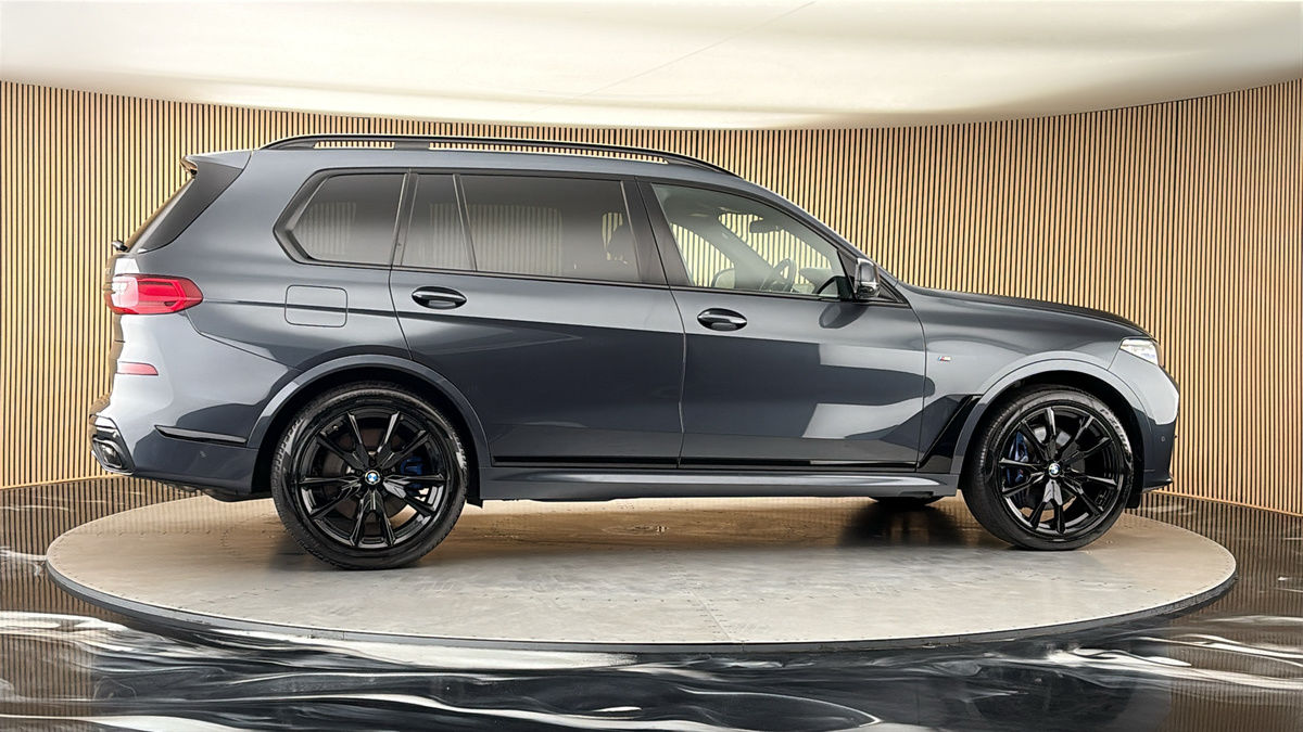More views of BMW X7