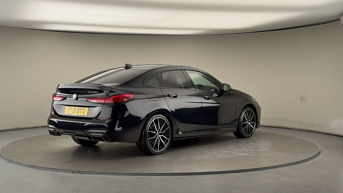 BMW 2 Series Image 21