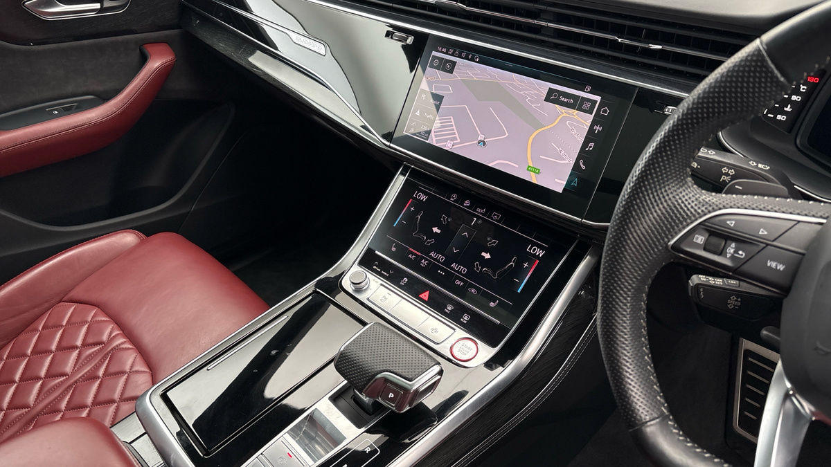 Audi SQ8 Image 18