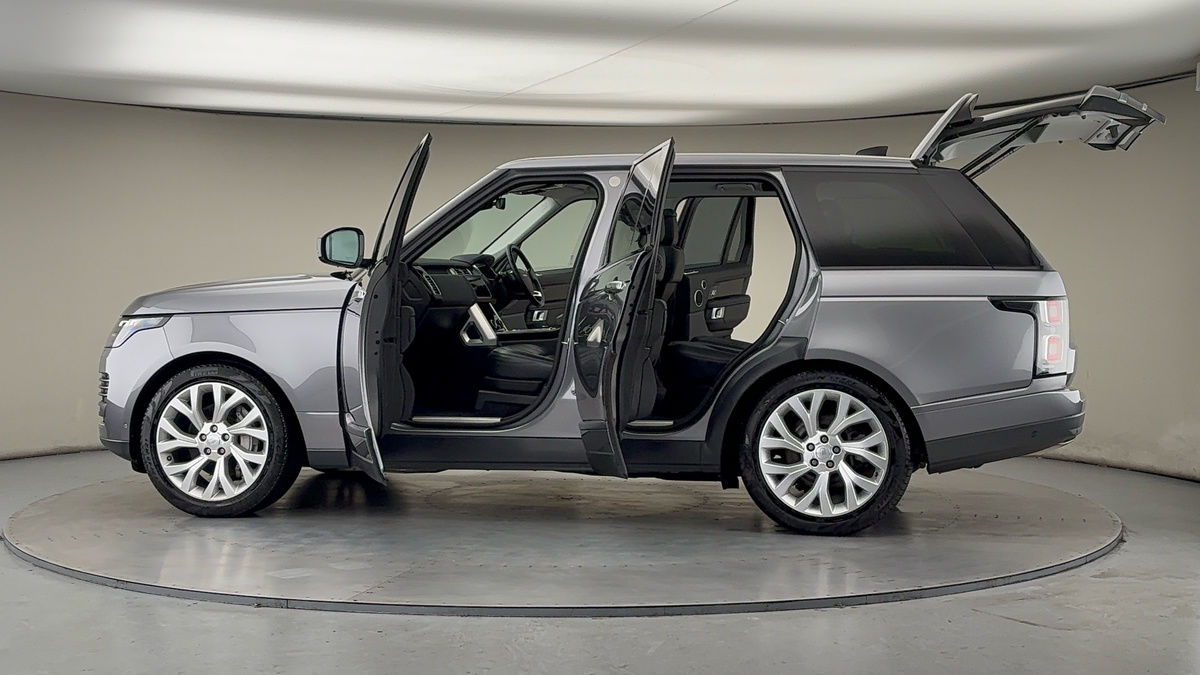 More views of Land Rover Range Rover