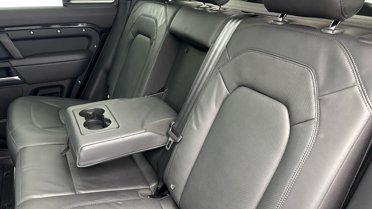 Land Rover Defender 110 Urban Image 9