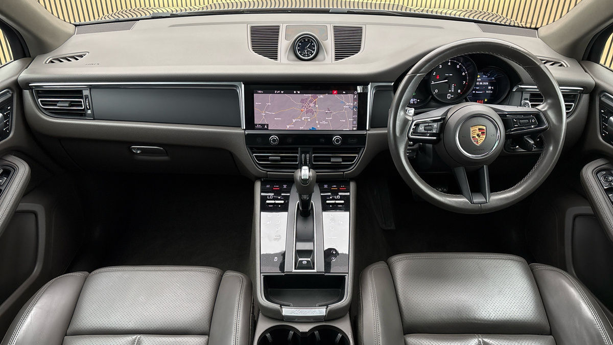 Porsche Macan Image 12