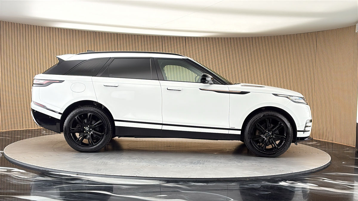Land Rover Range Rover Velar Image 16