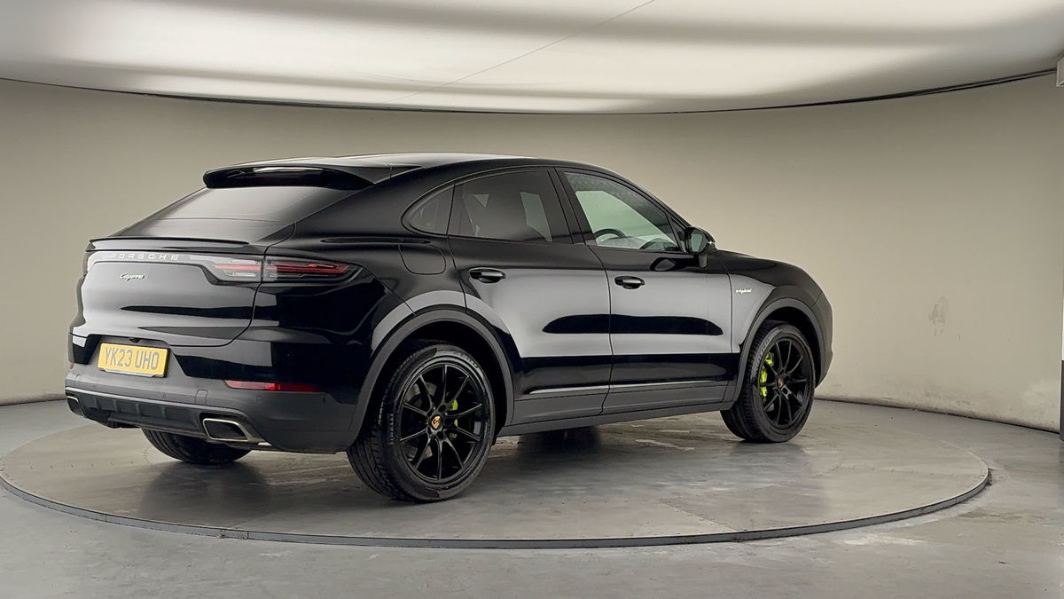 Porsche Cayenne Image 21