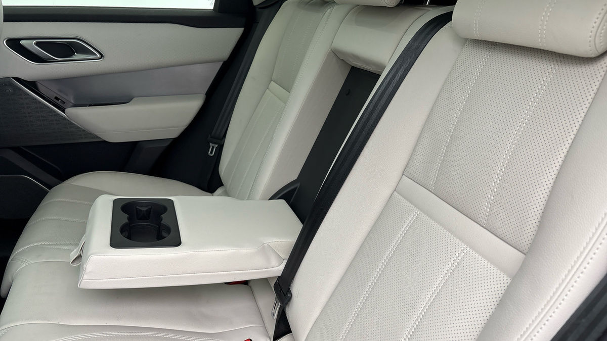 Land Rover Range Rover Velar Image 9