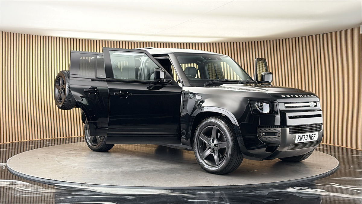 More views of Land Rover Defender 110