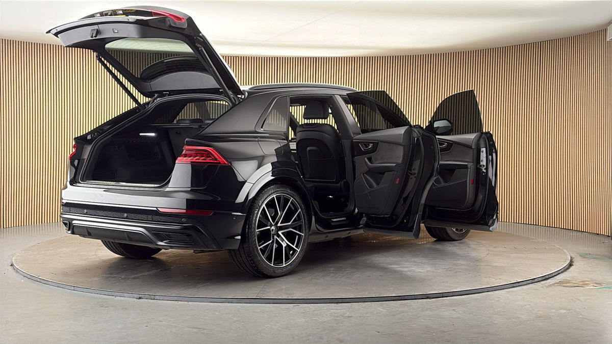 More views of Audi Q8