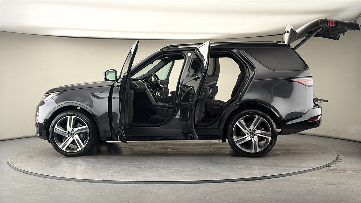 More views of Land Rover Discovery