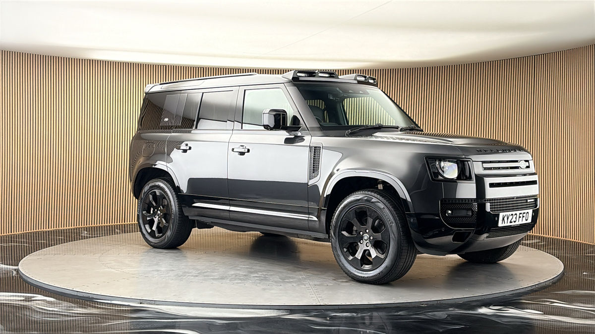 More views of Land Rover Defender 110