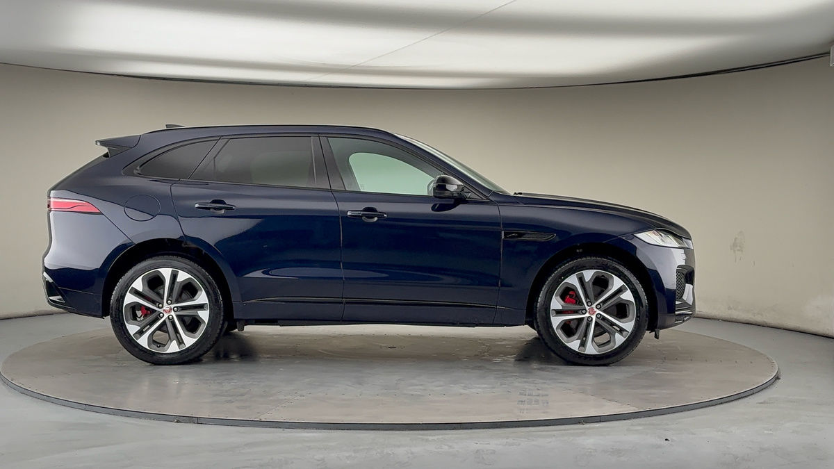 Jaguar F-PACE Image 16