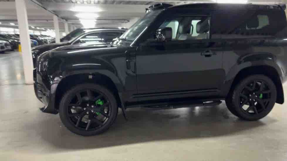 More views of Land Rover Defender 90