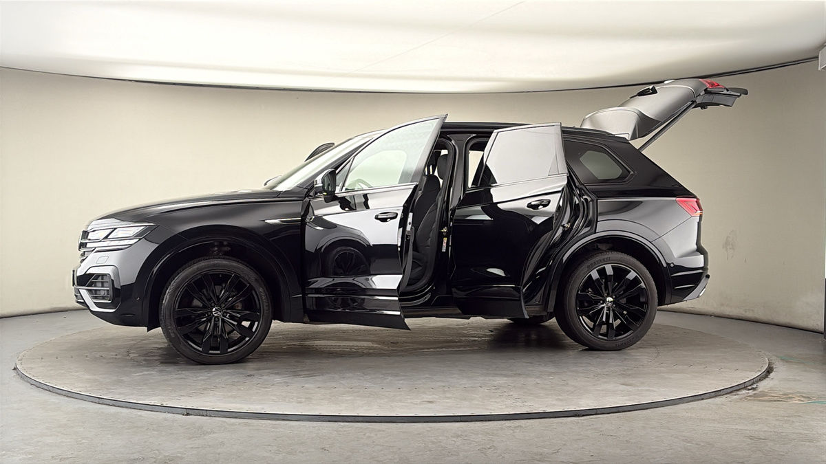 More views of Volkswagen Touareg