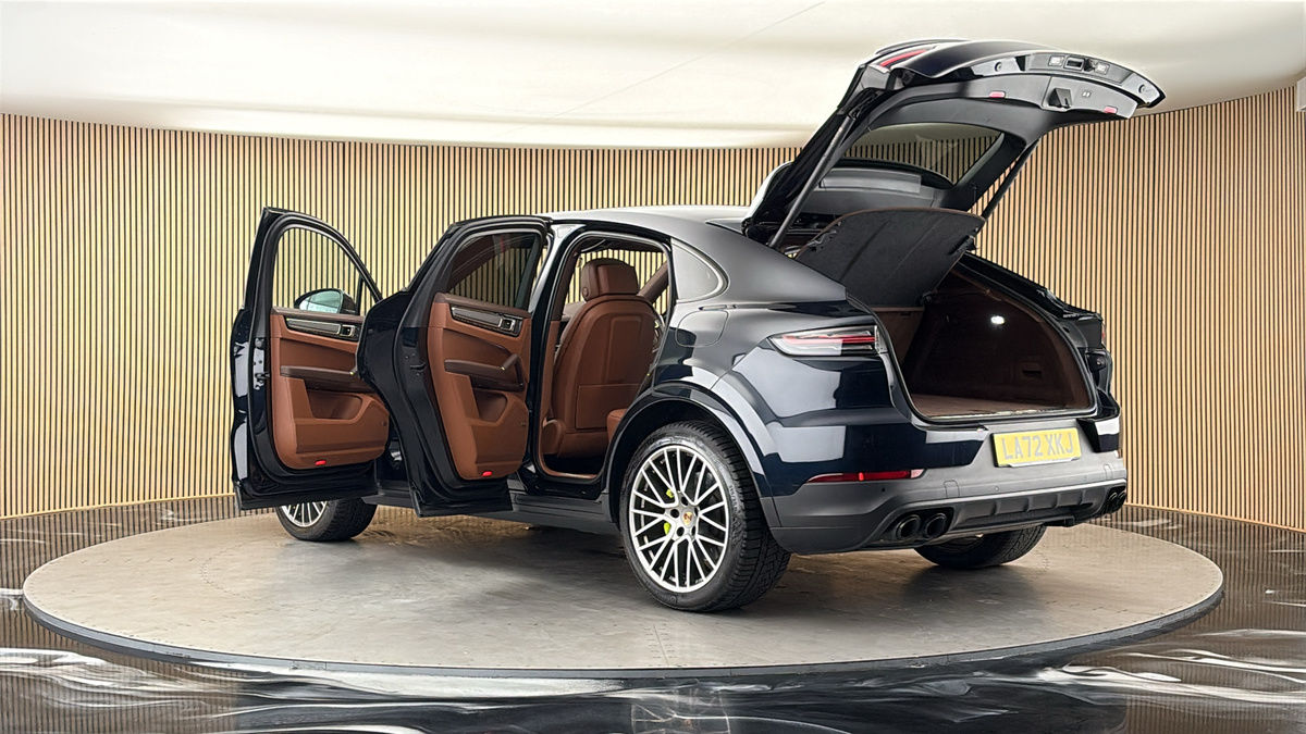 More views of Porsche Cayenne