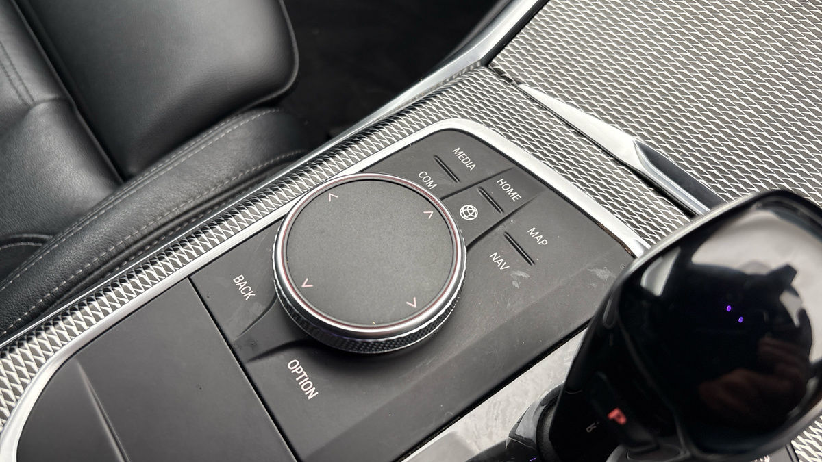 BMW 3 Series Image 27