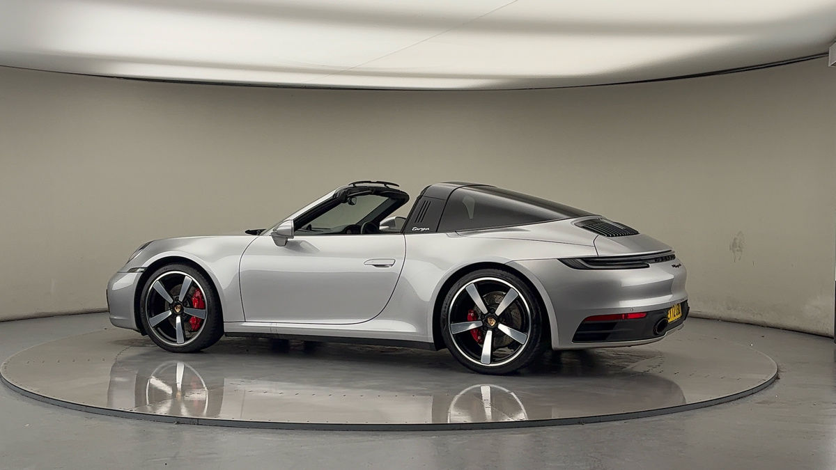 More views of Porsche 911
