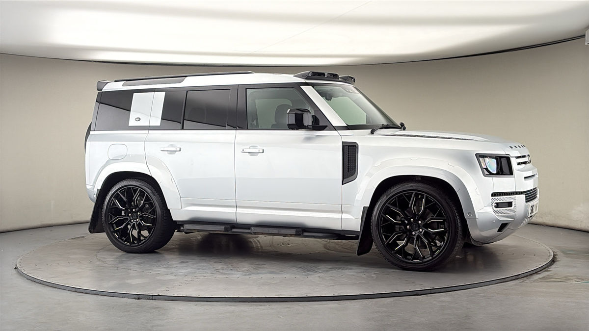 More views of Land Rover Defender 110