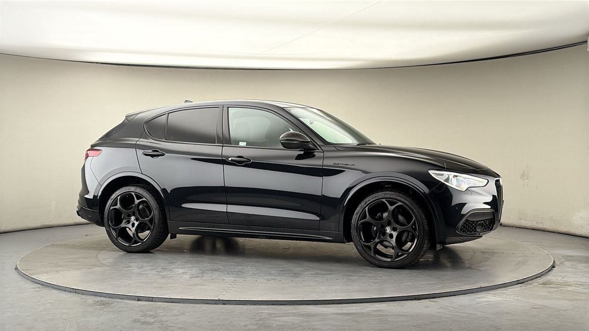 More views of Alfa Romeo Stelvio