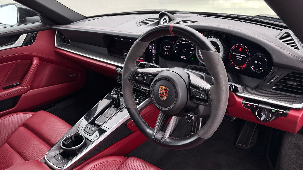 Porsche 911 Image 5