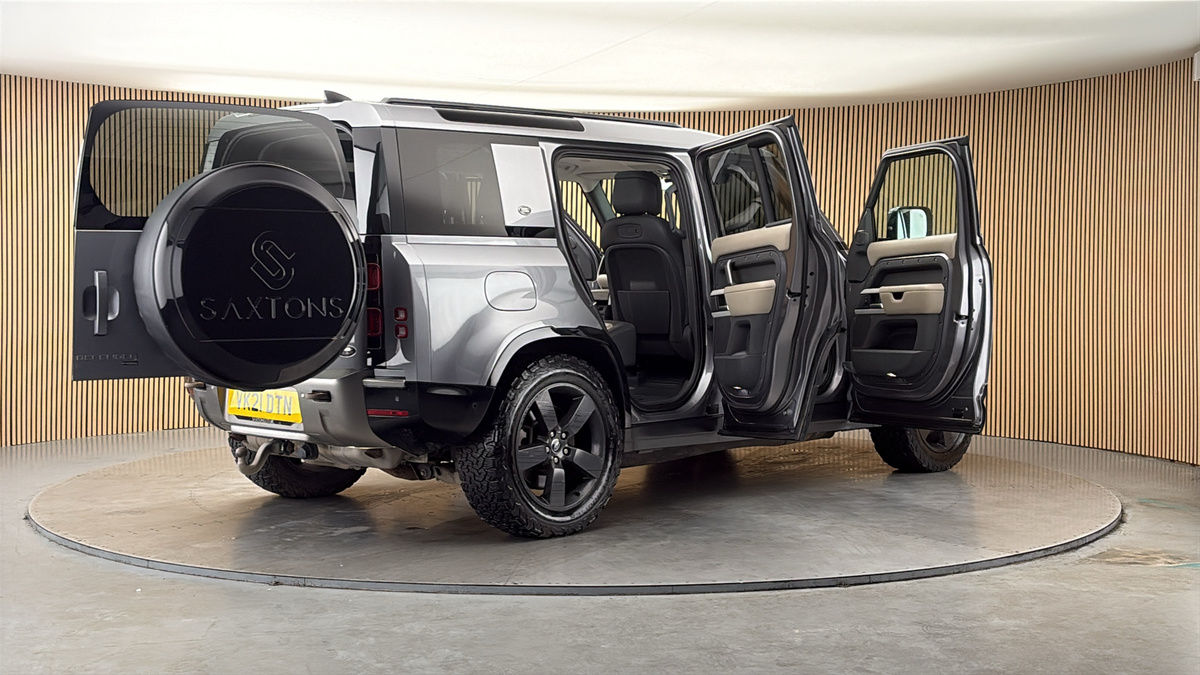 More views of Land Rover Defender 110
