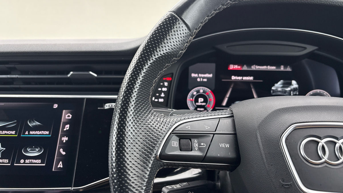 Audi Q7 Image 13