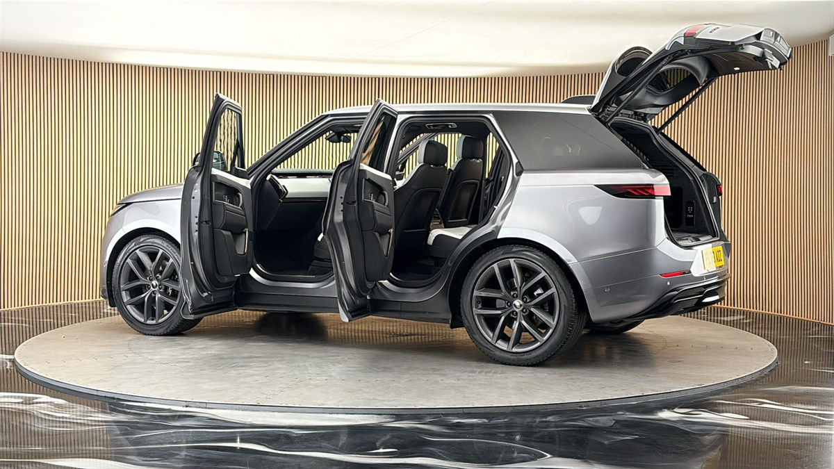 More views of Land Rover Range Rover Sport
