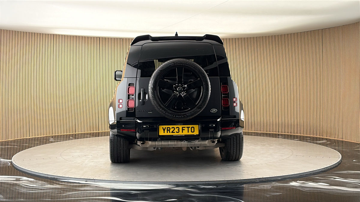 More views of Land Rover Defender 110