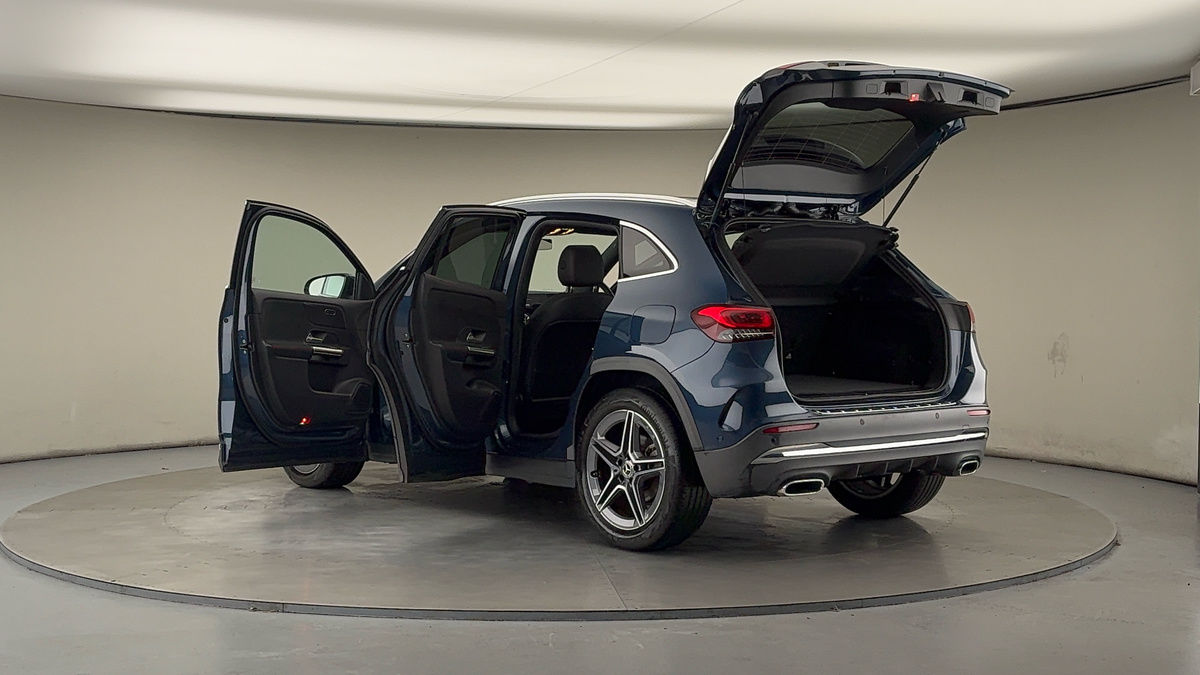 More views of Mercedes-Benz GLA