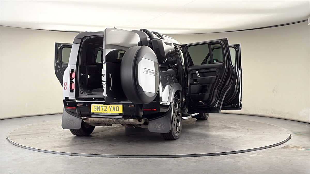 More views of Land Rover Defender 110
