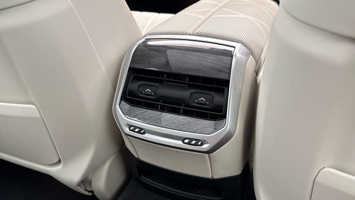 BMW i7 Image 26