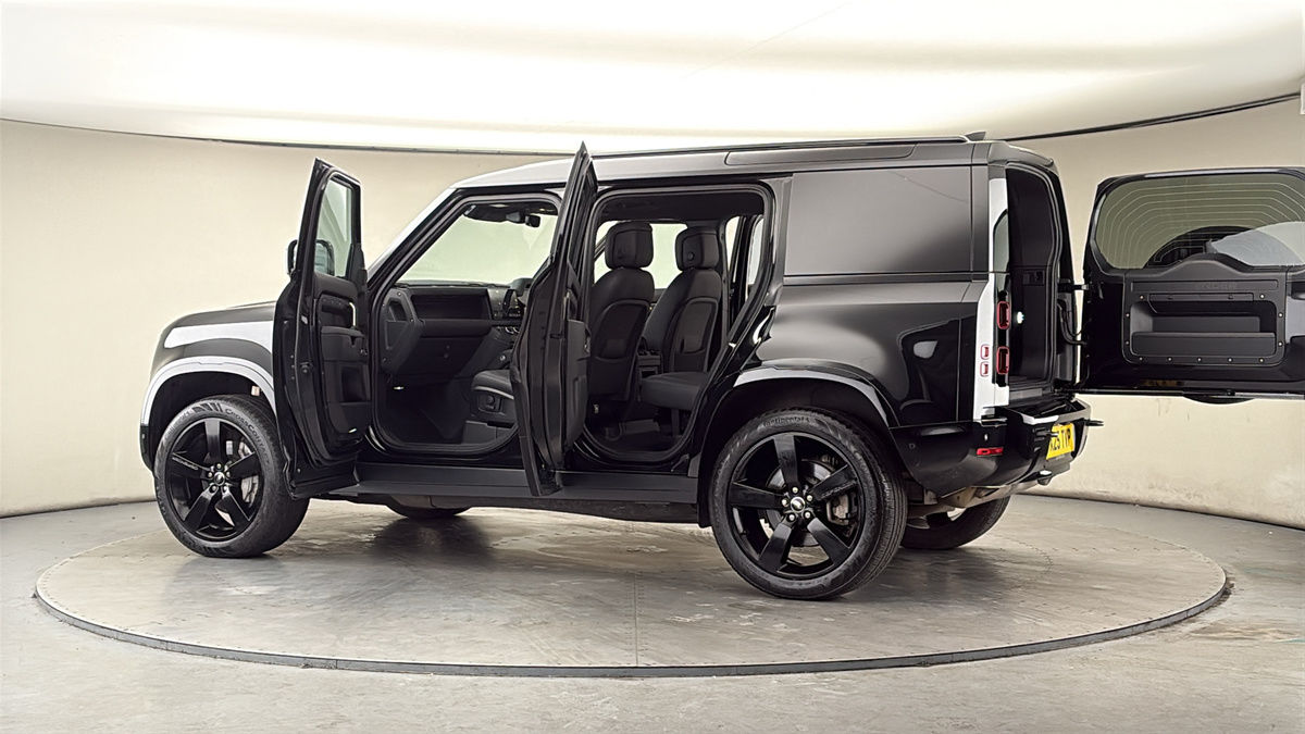 More views of Land Rover Defender 110