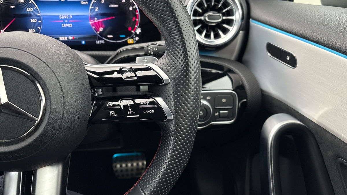 Mercedes-Benz A Class Image 14