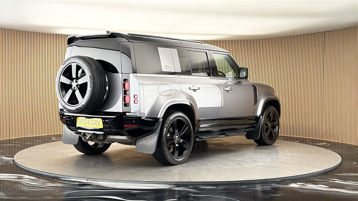 More views of Land Rover Defender 110