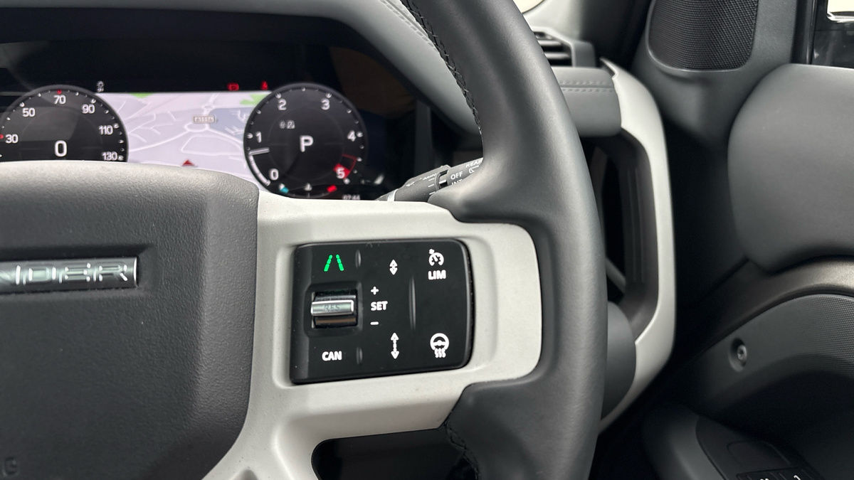 Land Rover Defender 110 Urban Image 34