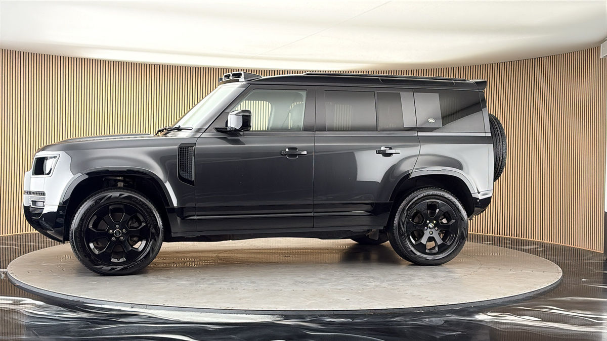 More views of Land Rover Defender 110